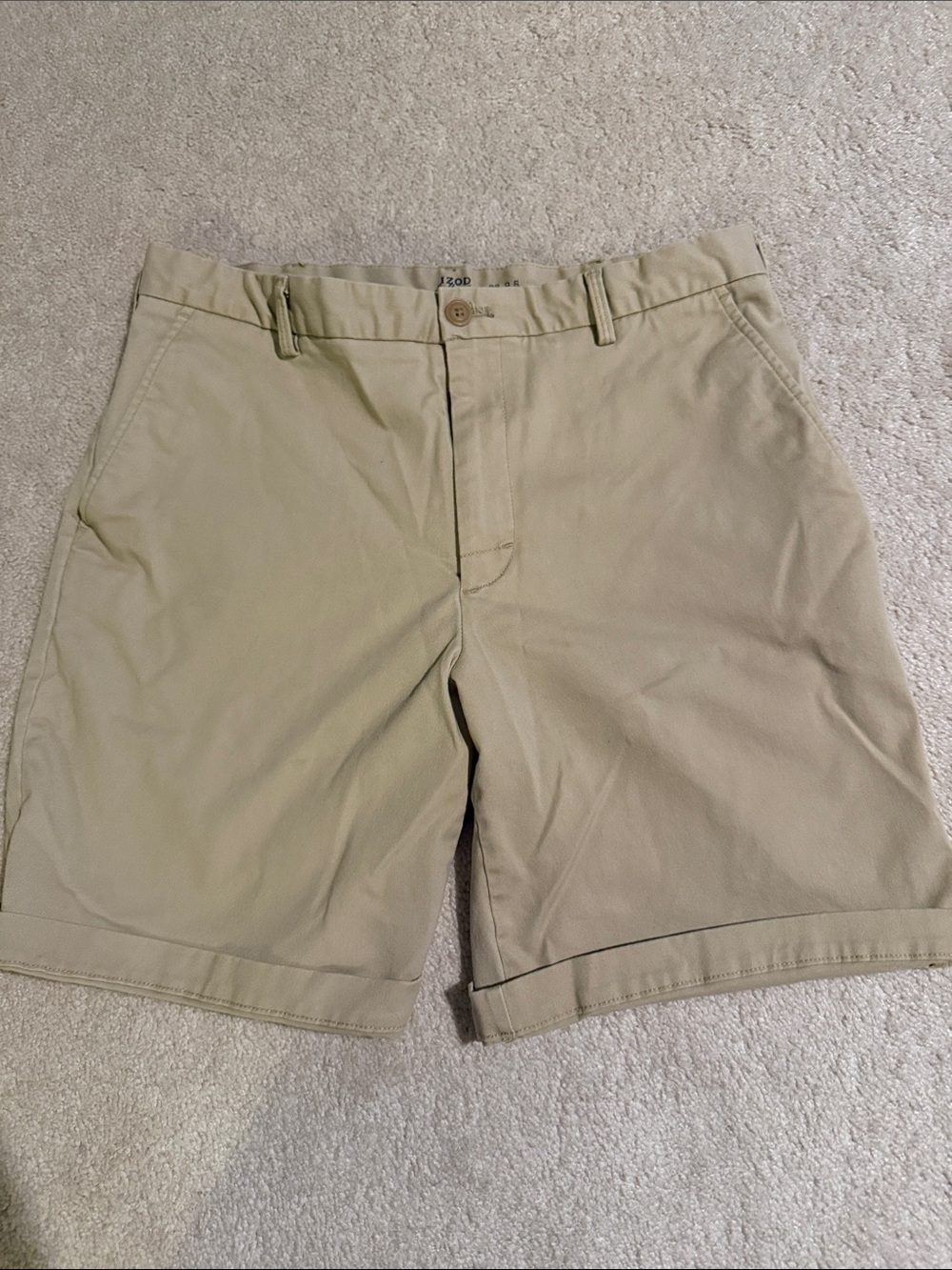 Izod Men's Flat-Front Tan Chino Shorts